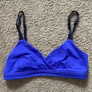 Lululemon sports bra !